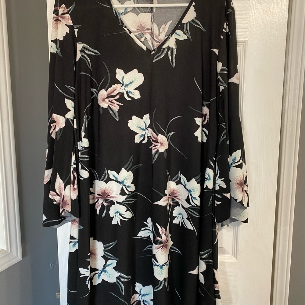 Dress - Picture 3 of 3